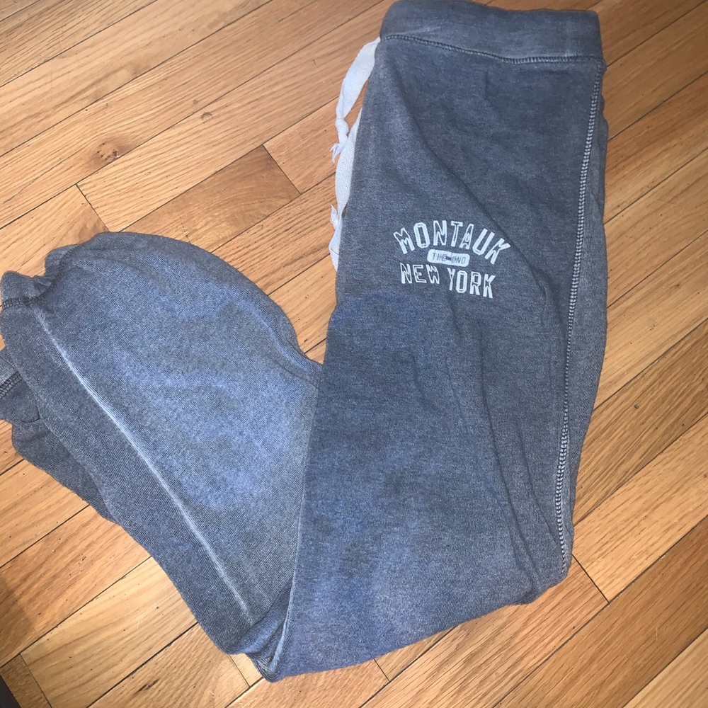 Montauk, NY souvenir gray sweatpants size small